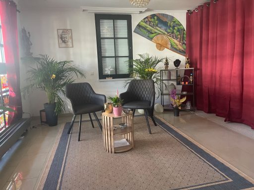 Die Wartelounge im Shop